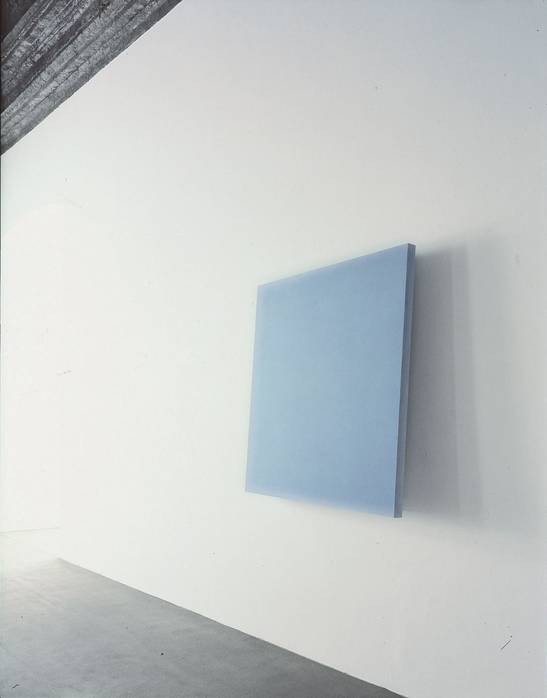 Ettore Spalletti, Muro, eco rosso azzurro (2003; impasto di colore su legno e matita, 150 x 150 cm; Torino, Fondazione CRT, in comodato presso Castello di Rivoli Museo d’Arte Contemporanea)
 Ettore Spalletti, Muro, eco rosso azzurro (2003; impasto di colore su legno e matita, 150 x 150 cm; Torino, Fondazione CRT, in comodato presso Castello di Rivoli Museo d’Arte Contemporanea)