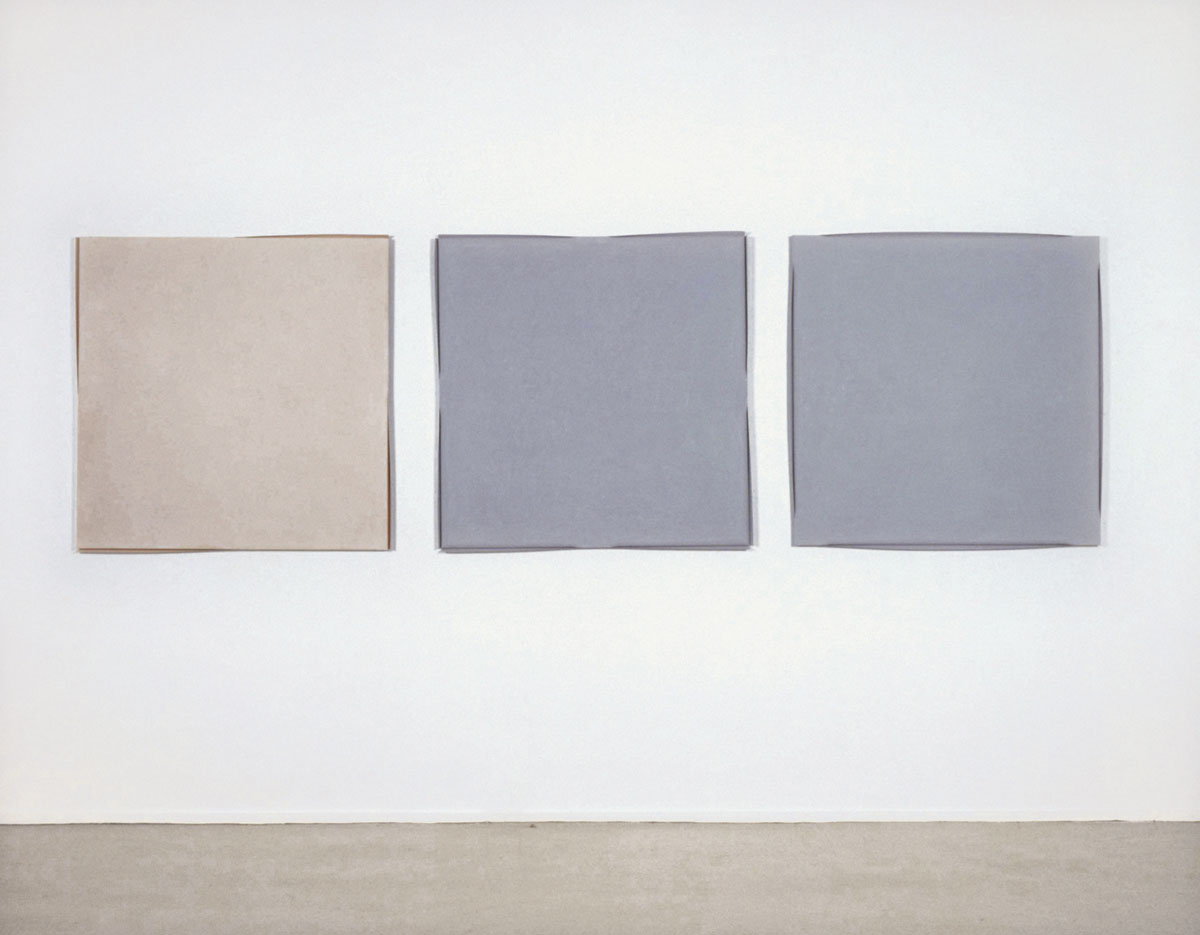 Ettore Spalletti, Sogno Dispari (1983; impasto di colore su carta e legno, tre elementi da 122 x 122 cm; Torino, Fondazione CRT, in comodato presso Castello di Rivoli Museo d’Arte Contemporanea)
 Ettore Spalletti, Sogno Dispari (1983; impasto di colore su carta e legno, tre elementi da 122 x 122 cm; Torino, Fondazione CRT, in comodato presso Castello di Rivoli Museo d’Arte Contemporanea)