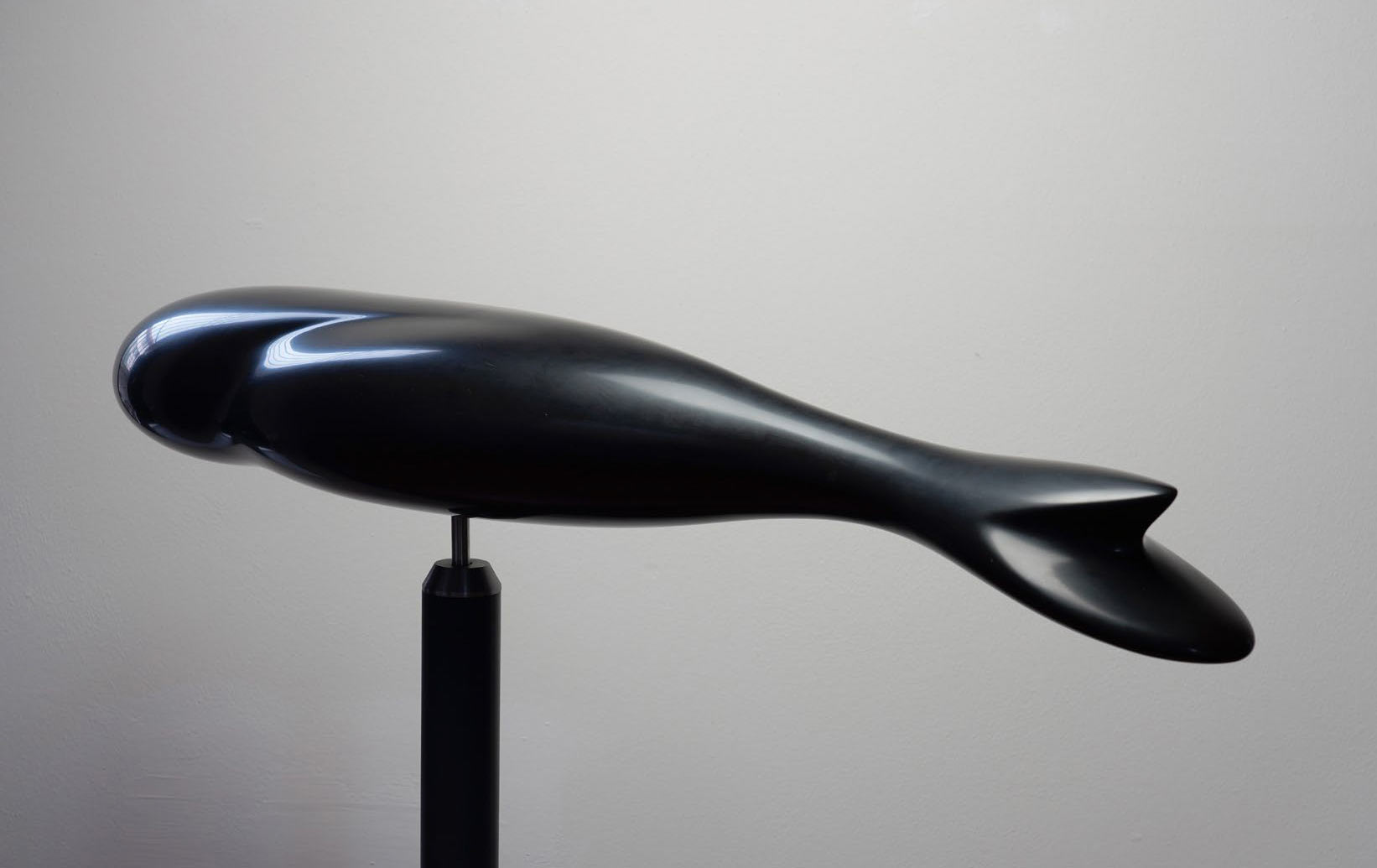 Fumitaka Kudo, Musa (2019; marbre noir belge, 118 x 23 x 16 cm) Fumitaka Kudo, Musa (2019; marbre noir belge, 118 x 23 x 16 cm)
