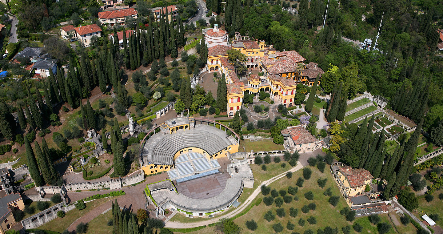 Veduta del Vittoriale dall'alto. Foto InLombardia