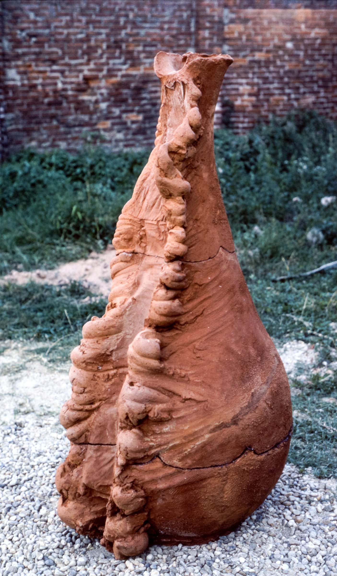Giuseppe Penone, Soffio (1978; terracotta, 147,5 x 71 x 76,5 cm; Amsterdam, Stedelijk Museum)

