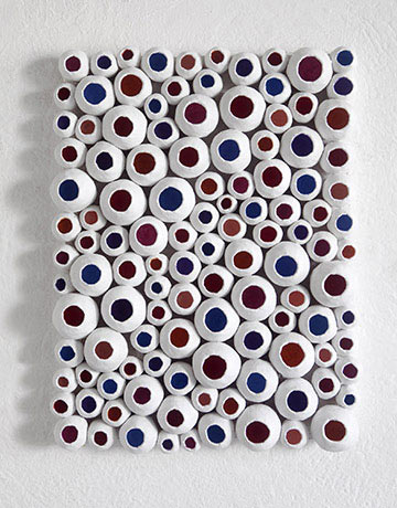 Kazumasa Mizokami, Le ciel - huitième matin (2019 ; terre cuite peinte, 40 x 32 x 4 cm) Kazumasa Mizokami, Le ciel - huitième matin (2019 ; terre cuite peinte, 40 x 32 x 4 cm)