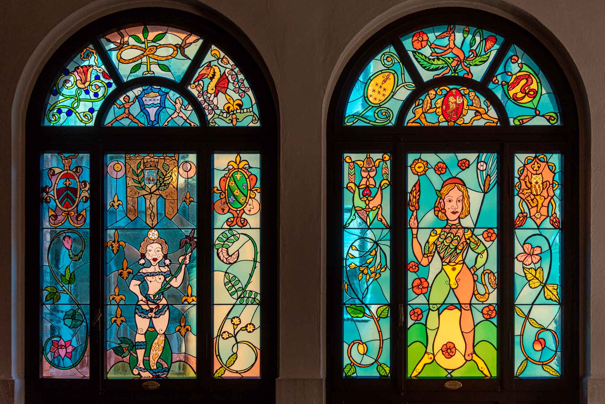 Luigi Ontani, Vetrate del Palazzo dei Capitani della Montagna di Vergato (1998)
