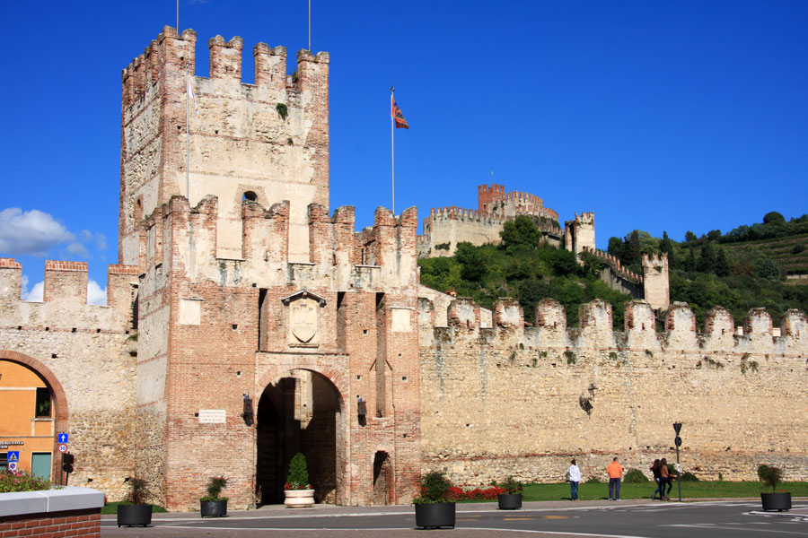 Walls of Soave. Photo by Alessandro Vecchi