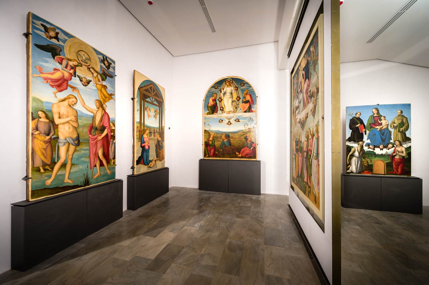 The room in the National Gallery of Umbria where the Monteripido Altarpiece is housed.
