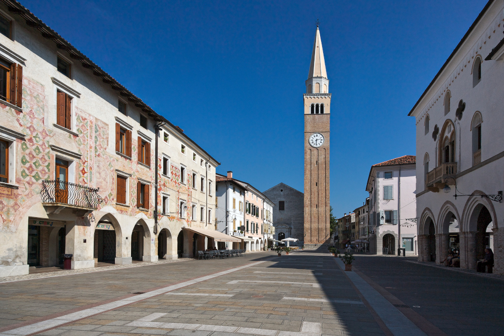 People's Square in San Vito al Tagliamento. Photos by Elio and Stefano Ciol