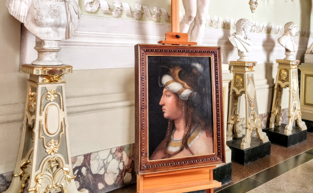 At the Pitti Palace, the portrait of Ukrainian princess Roxelana