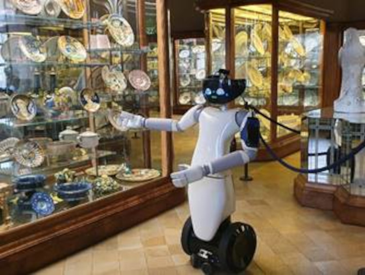In Turin, a humanoid robot acts as a guide in museums. Experimentation