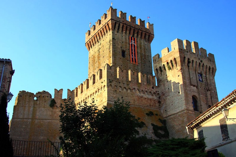 Rocca di Offagna. Foto di Alessandro Vecchi