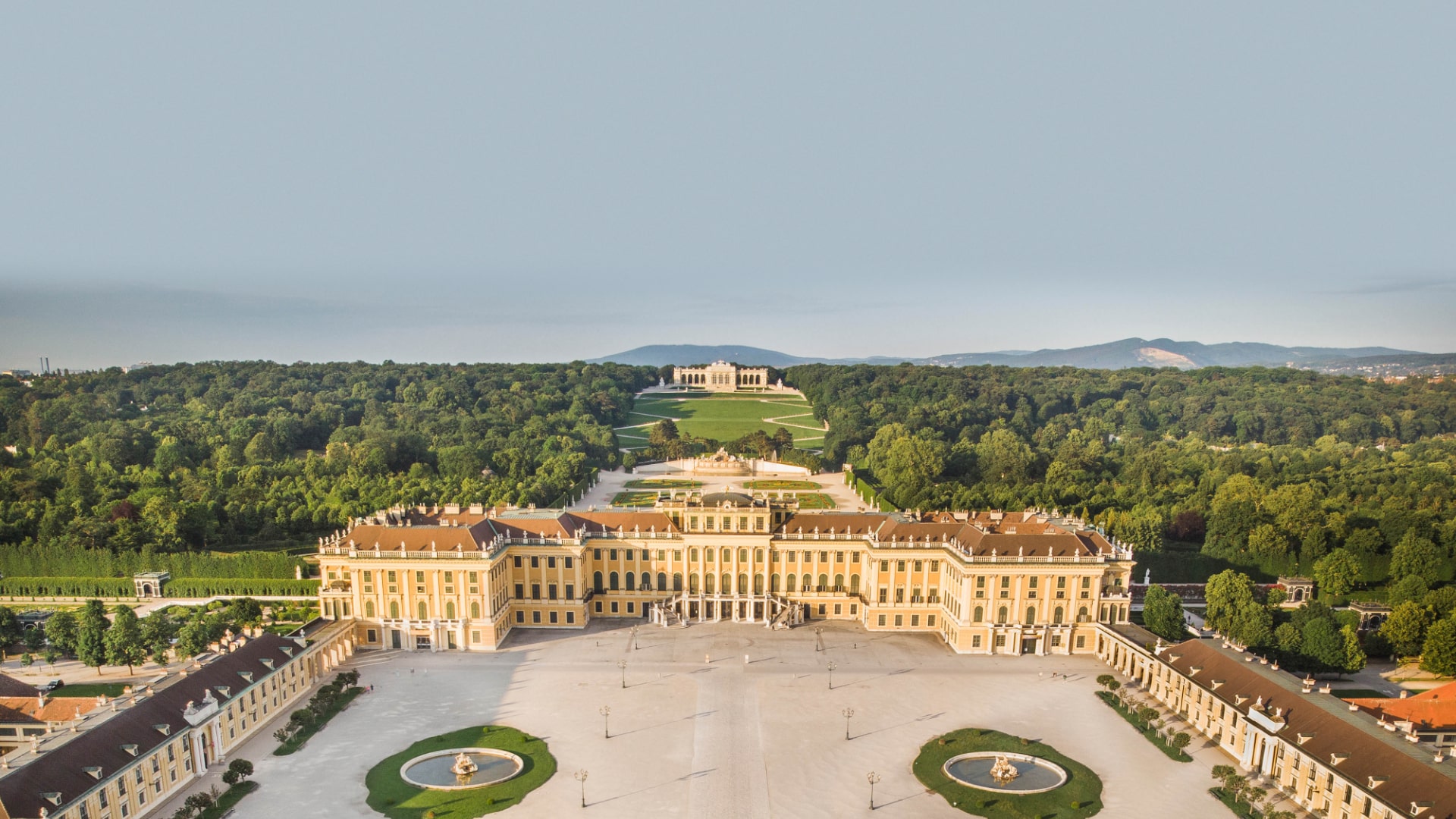 Il Castello di Schönbrunn dall’alto