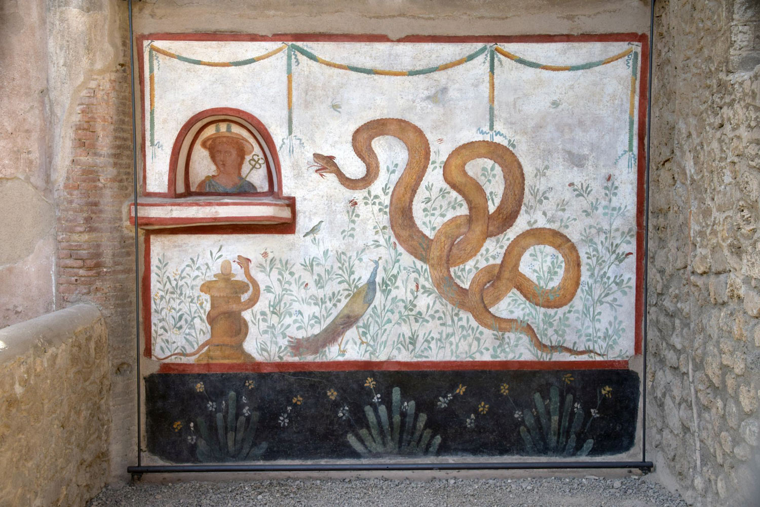 Arte romana, Agathodaimon (I secolo d.C.; affresco; Pompei, Parco Archeologico, Casa del Criptoportico)
