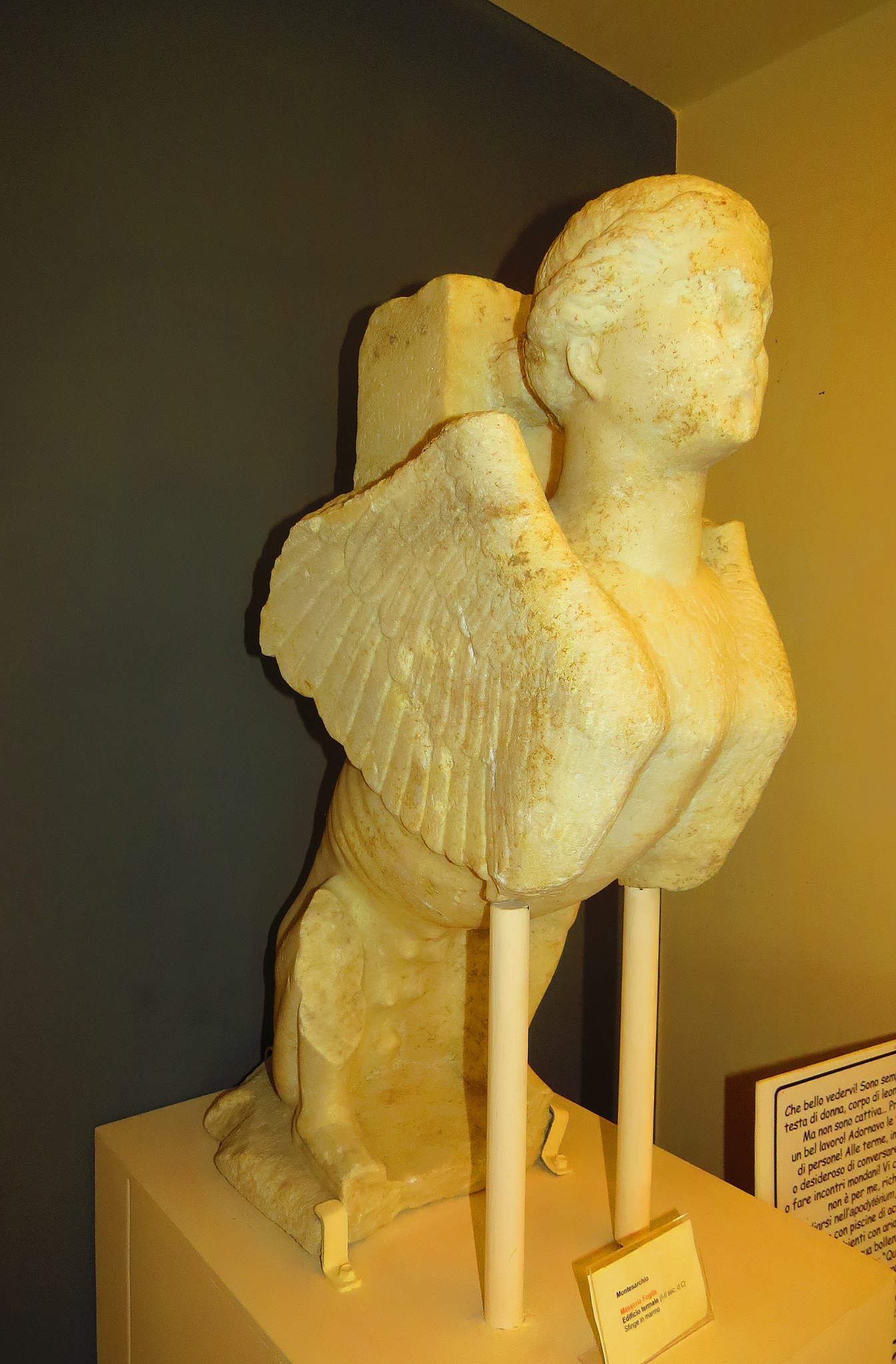 Arte romana, Sfinge (I-II secolo d.C.; marmo; Montesarchio, Museo Archeologico Nazionale del Sannio Caudino)