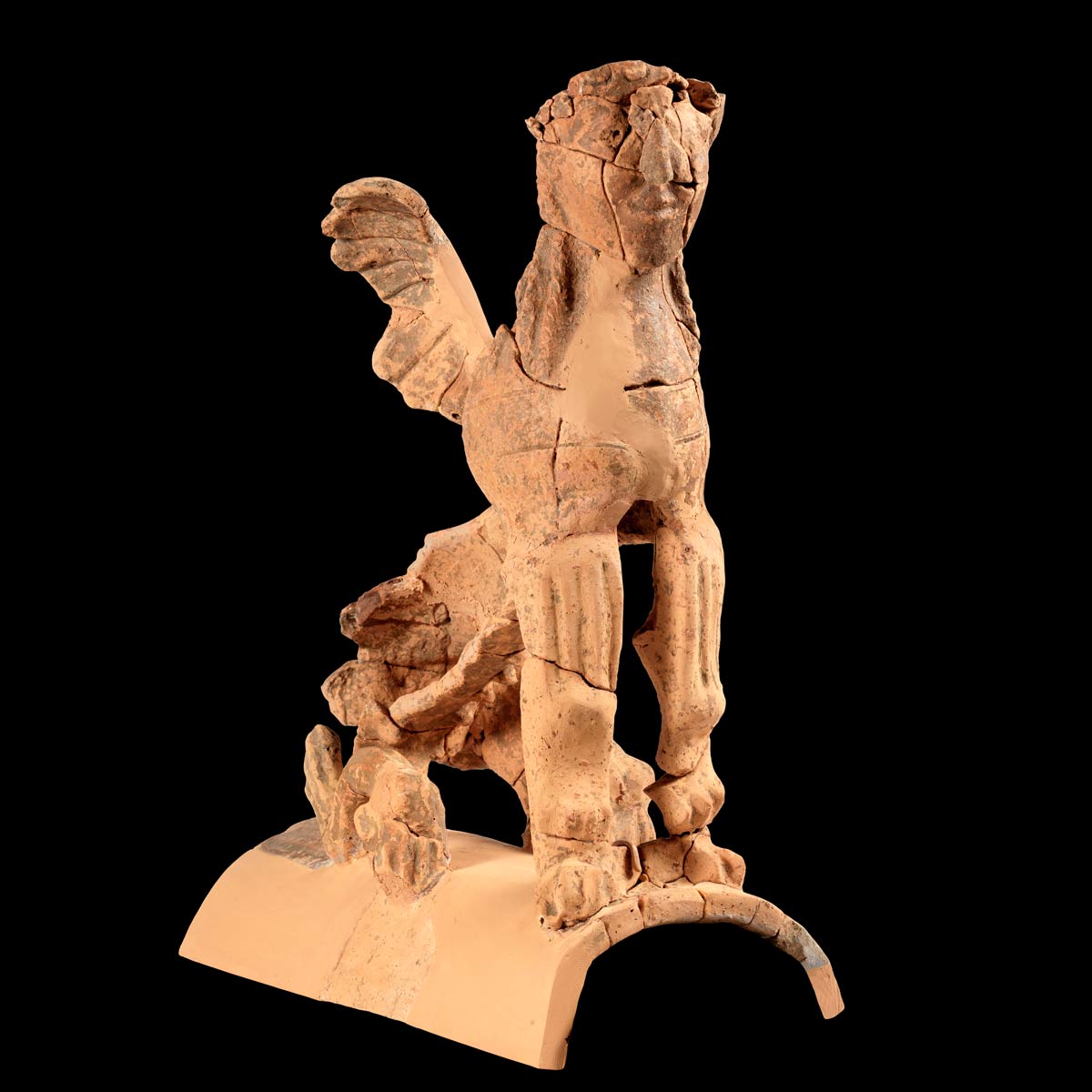Arte lucana, Sfinge (VI secolo a.C.; terracotta; Potenza, Museo Archeologico Nazionale della Basilicata Dinu Adamasteanu)