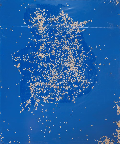 Tano Festa, Coriandoli (1984-1985; acrilico e coriandoli su tela, 120 x 100 cm; Collezione privata)
