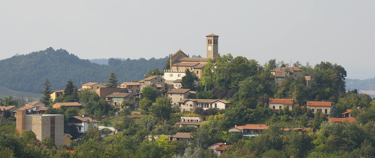 Fortunago. Foto In Lombardia