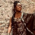 Cantante afroamericana si ritira dall'Arena di Verona: “Razzista Aida con trucco nero”