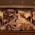 Dopo un anno l'arazzo di Guernica torna all'Onu. Rockefeller: “Errore di comunicazione”