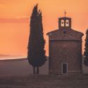 Angelo Branduardi terrà un concerto di beneficenza alla Cappella di Vitaleta in val d'Orcia