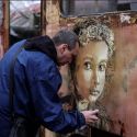 C215, lo street artist francese che dipinge a Kiev per portare sostegno e sollievo 
