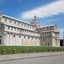 Drone si schianta contro la Torre di Pisa, nessun danno. Multati due turisti