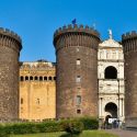 Il sindaco di Napoli vuole privatizzare il patrimonio culturale cittadino: parte la petizione