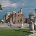 Una statua di una donna in Prato della Valle a Padova? Sarebbe la prima volta: infuoca il dibattito