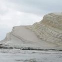 Già ripulita la Scala dei Turchi imbrattata ieri. Tecnici e volontari al lavoro