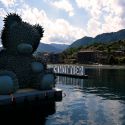 Sul Lago d'Orta la mostra diffusa SOSHumanity, grido di denuncia e speranza verso il futuro  