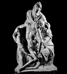 Firenze, in mostra al Museo del Duomo la Pietà Bandini fotografata da Aurelio Amendola