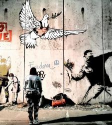 Roma, le opere di Banksy alla Stazione Tiburtina con la mostra “The World of Banksy”