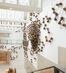 Settecento formiche giganti invadono il Rijksmuseum: l'installazione di Rafael Gomezbarros