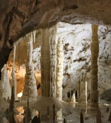 Un corto ispirato all'Ultima Cena di Leonardo viene proiettato nelle Grotte di Frasassi 