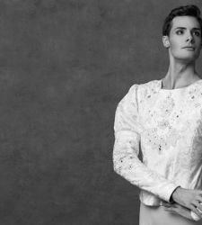 Mailand, im Arcimboldi Theater die internationale Tanzgala zur Unterstützung der Ukraine. Auf der Bühne auch Jacopo Tissi 