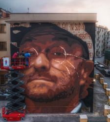 A Sorrento il murale di Jorit che ritrae Lucio Dalla  