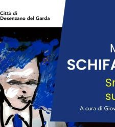 Desenzano del Garda dedica una mostra a Mario Schifano e alle sue fotografie ritoccate a mano