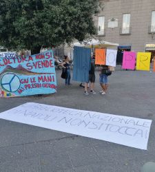 Protestas en Nápoles: no al traslado de la Biblioteca Nacional y mucho más