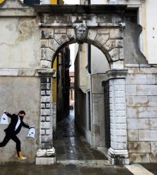 Venezia, i Profili di Nello Petrucci in mostra a Palazzo Contarini del Bovolo