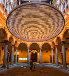 Olafur Eliasson in Florence, what is behind his play of light and reflections?