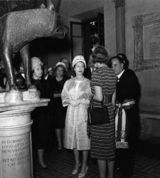 La regina Elisabetta II amava l'Italia e i suoi musei