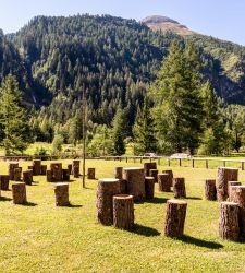 Il Terzo Paradiso di Pistoletto arriva a Courmayeur, realizzato con tronchi di abete