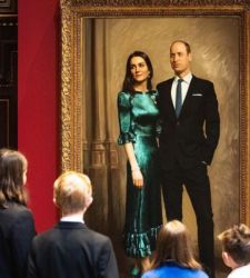Ecco il primo ritratto ufficiale di William e Kate. Esposto al Fitzwilliam Museum di Cambridge 