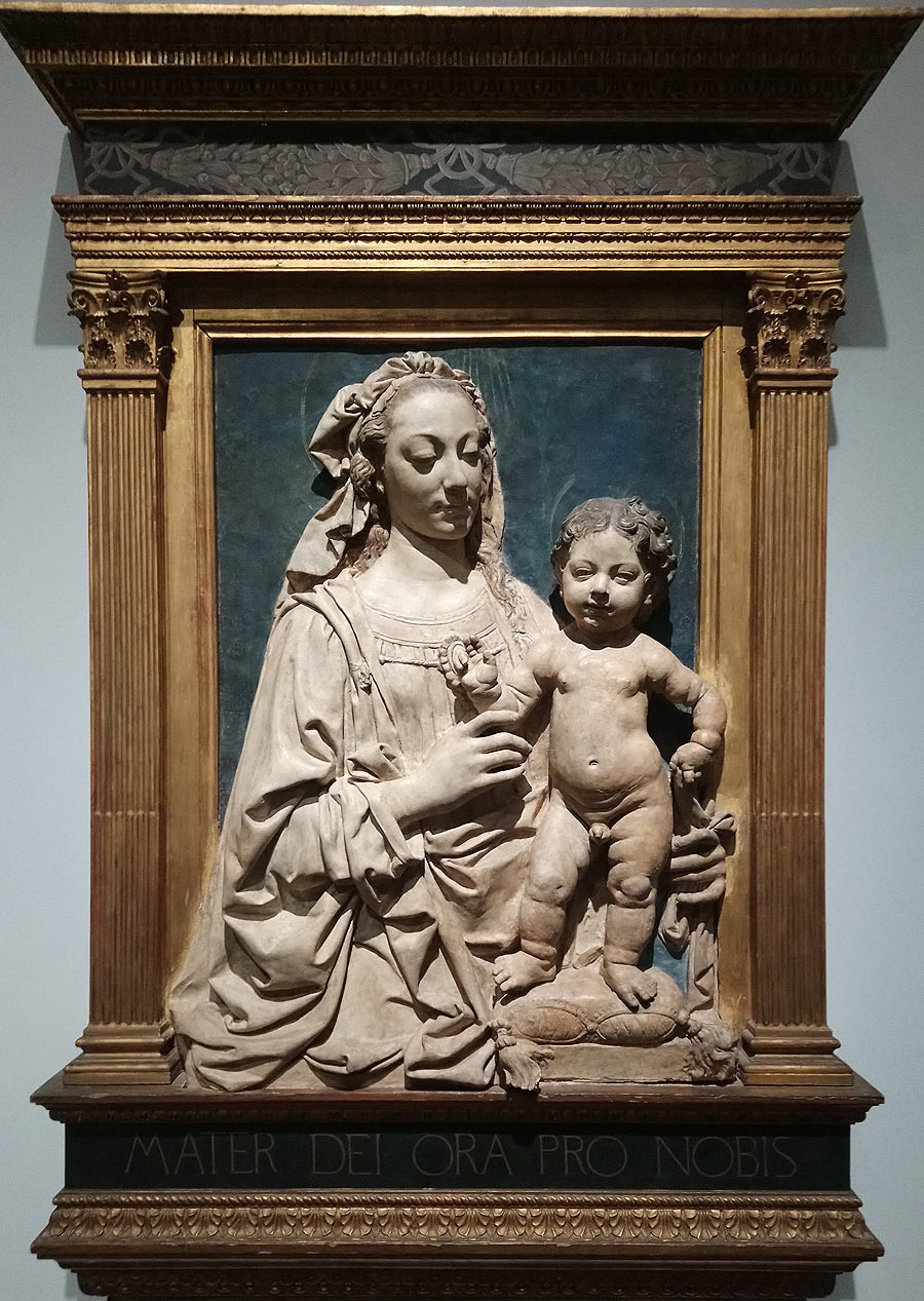 Andrea di Michele di Francesco Cioni (Andrea del Verrocchio), Madonna col Bambino detta anche Madonna di Santa Maria Nuova (1475 circa; terracotta con tracce di policromia e di dorature, 87 x 67 x 21 cm; Firenze, Museo Nazionale del Bargello)
