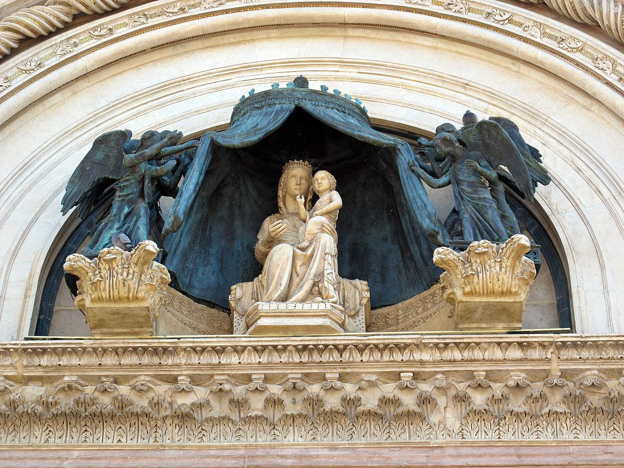 La copia della Vergine col Bambino di Lorenzo e Vitale Maitani. Foto: Francesco Bini