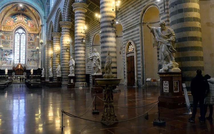 Interno del Duomo di Orvieto. Foto: Opera del Duomo di Orvieto