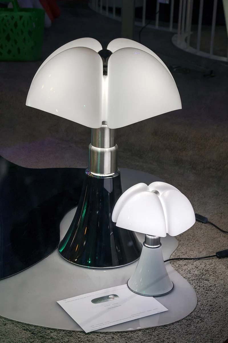 Random Things – Italy Pipistrello Lamp — mobilità