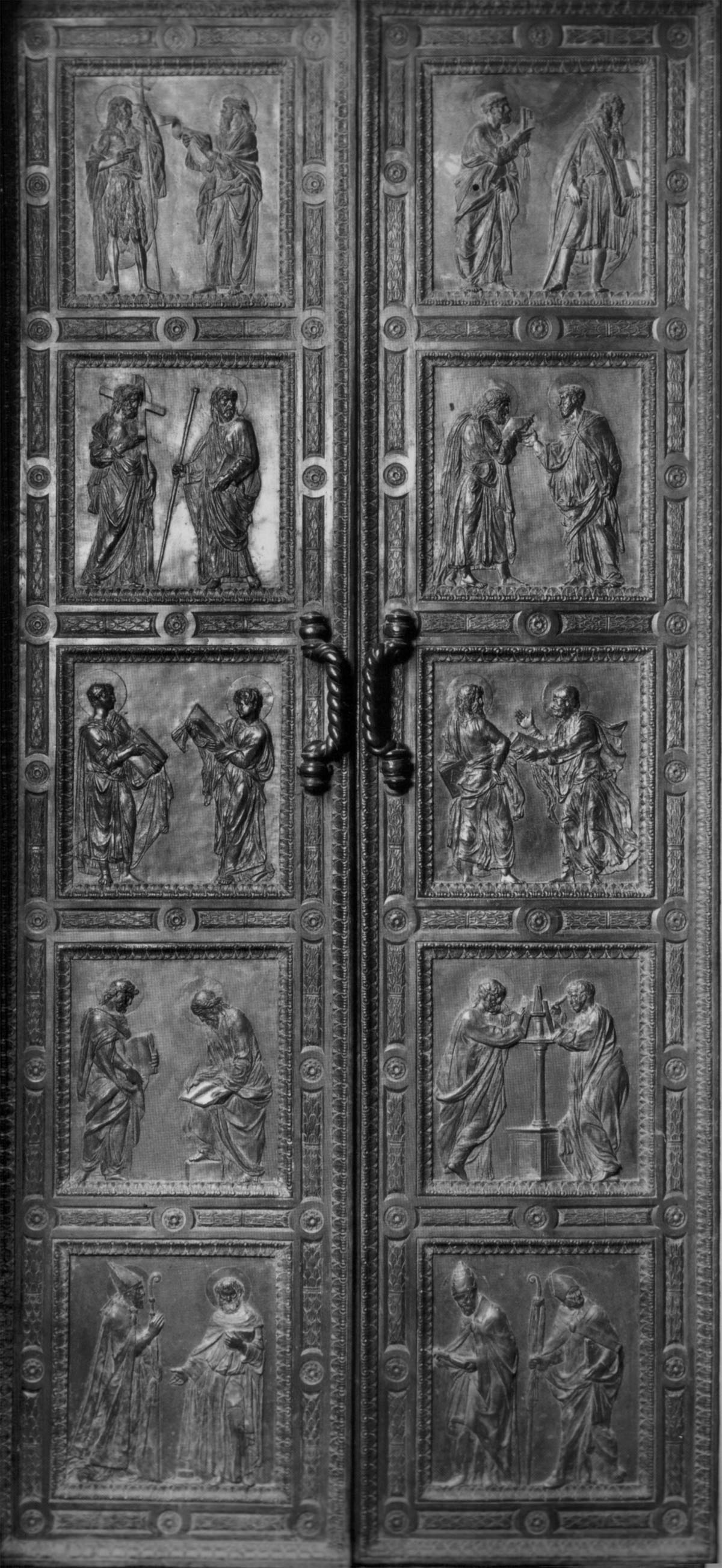 Donatello, Porta degli Apostoli (1434-1443; bronzo, 235 x 109 cm; Firenze, San Lorenzo, Sagrestia Vecchia)