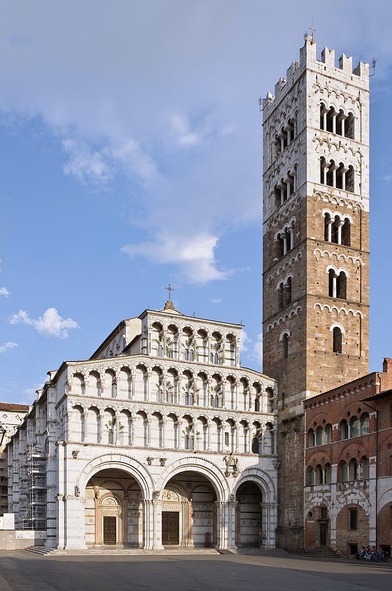 La cattedrale di San Martino e il campanile Foto: Elaine Mao