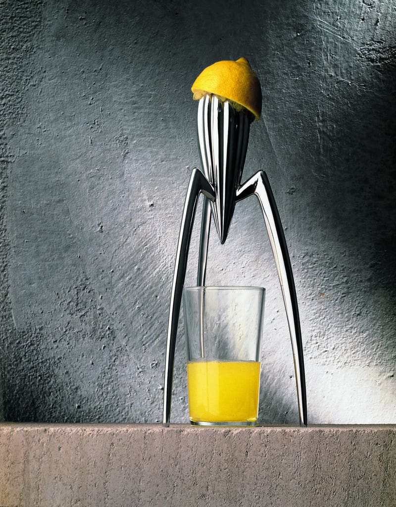 Juicy Salif con un limone