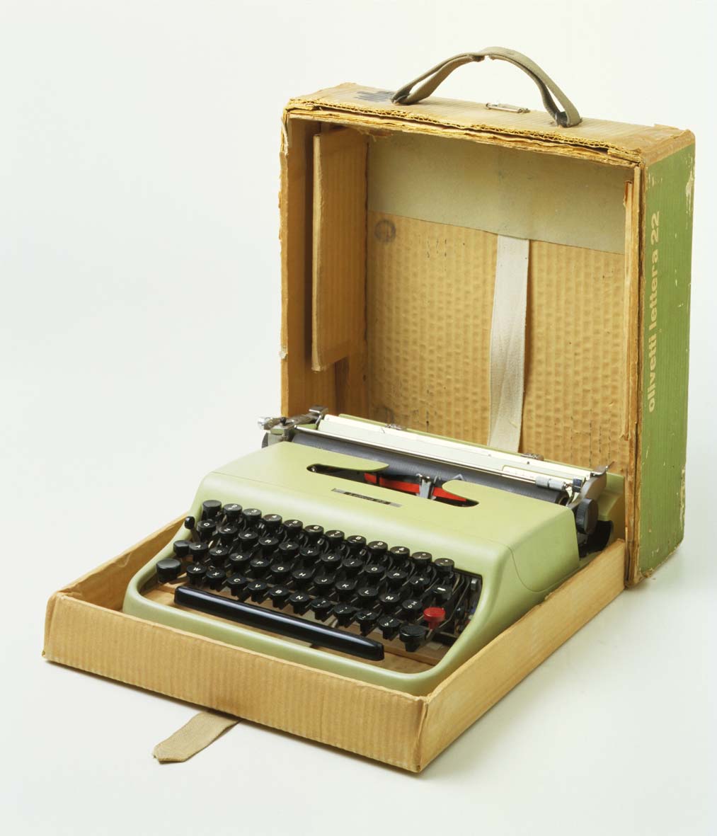 La Lettera 22 nella sua valigetta. Foto: Triennale Design Museum