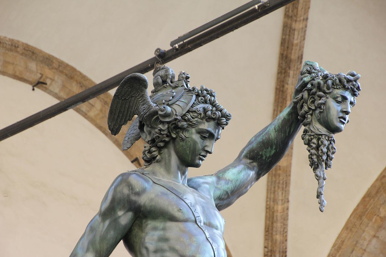 Perseus lifting the head of Medusa. Photo: Gianni Careddu / Wikimedia Commons